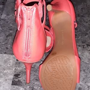 Coral patent leather heels